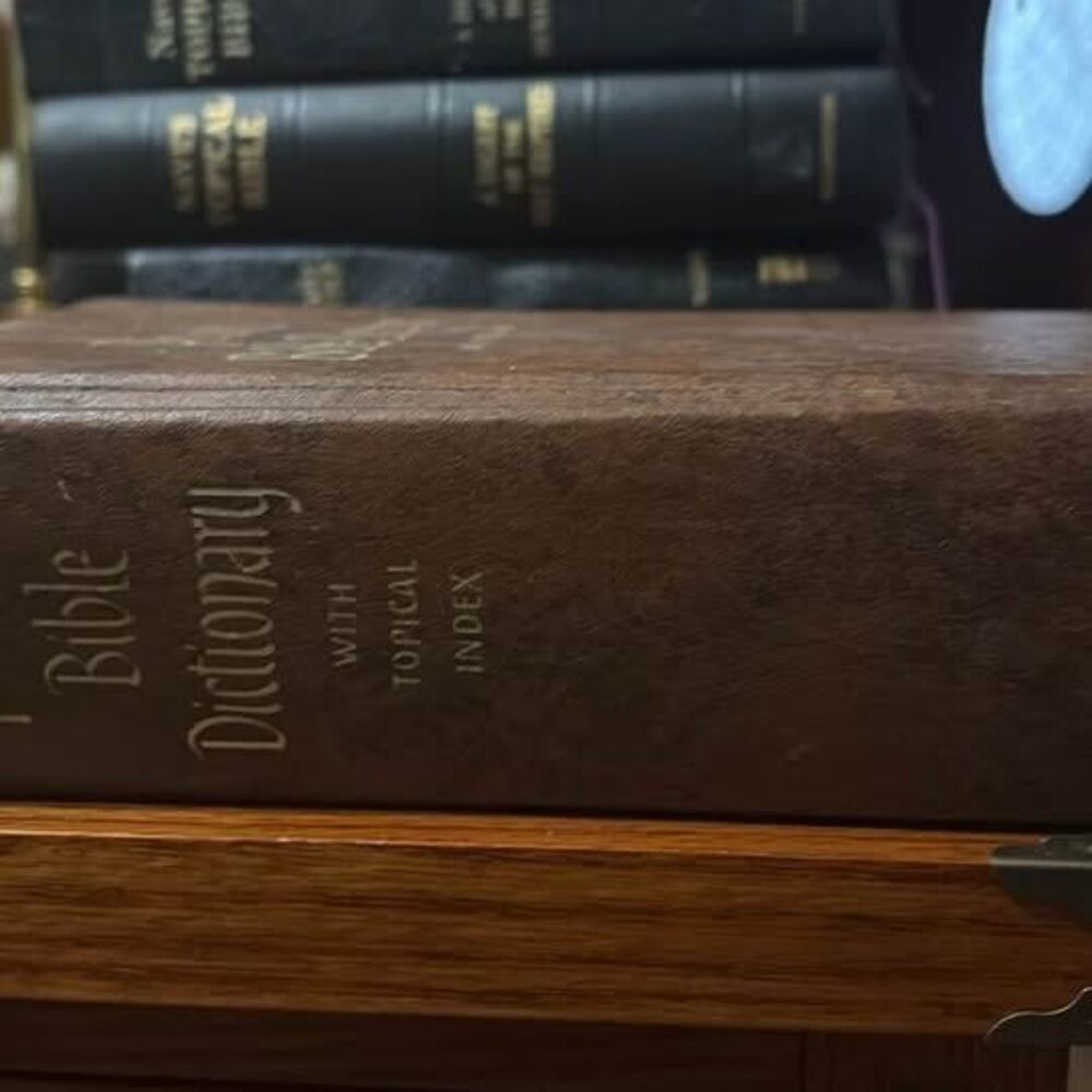 1975 Zondervan Pictorial Bible Dictionary - The Southwestern Company Edition